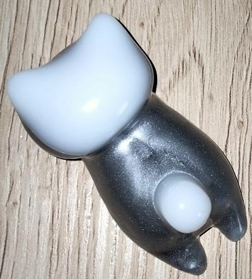 02 chat modele b blanc argent1