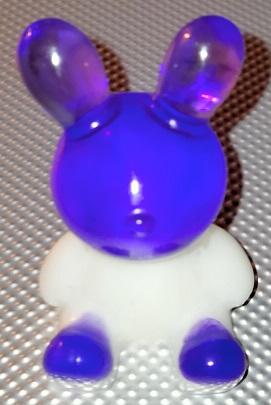 02 lapin blanc violet2