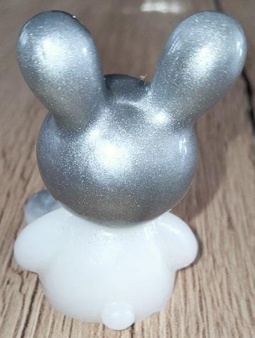 13 lapin argent et blanc perle2